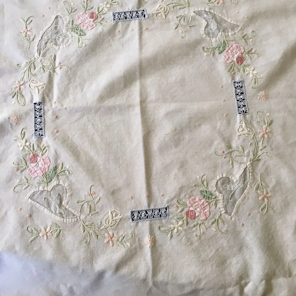 lot of 2 round Vintage table clothes- 31” diameter embroidery